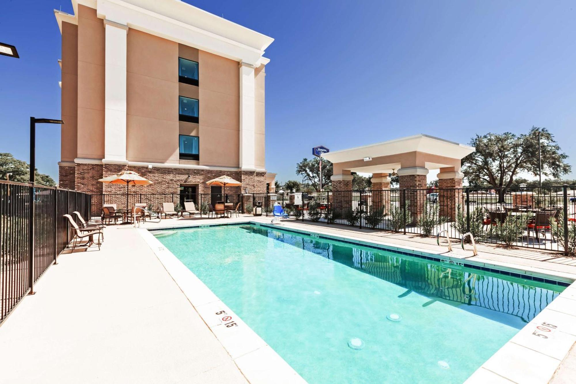 Hampton Inn Ozona Exterior photo