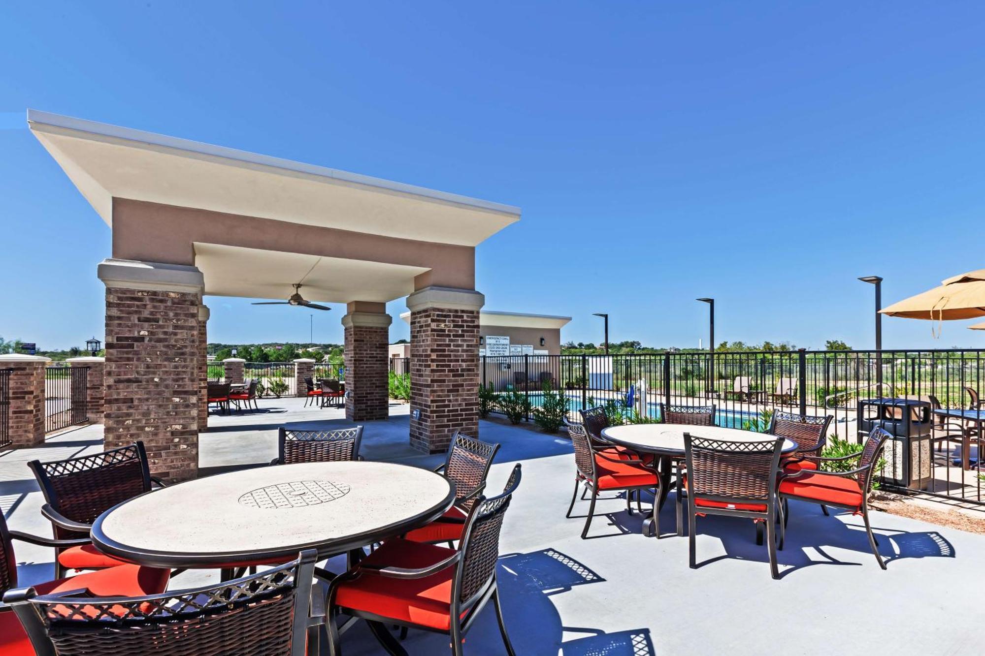 Hampton Inn Ozona Exterior photo